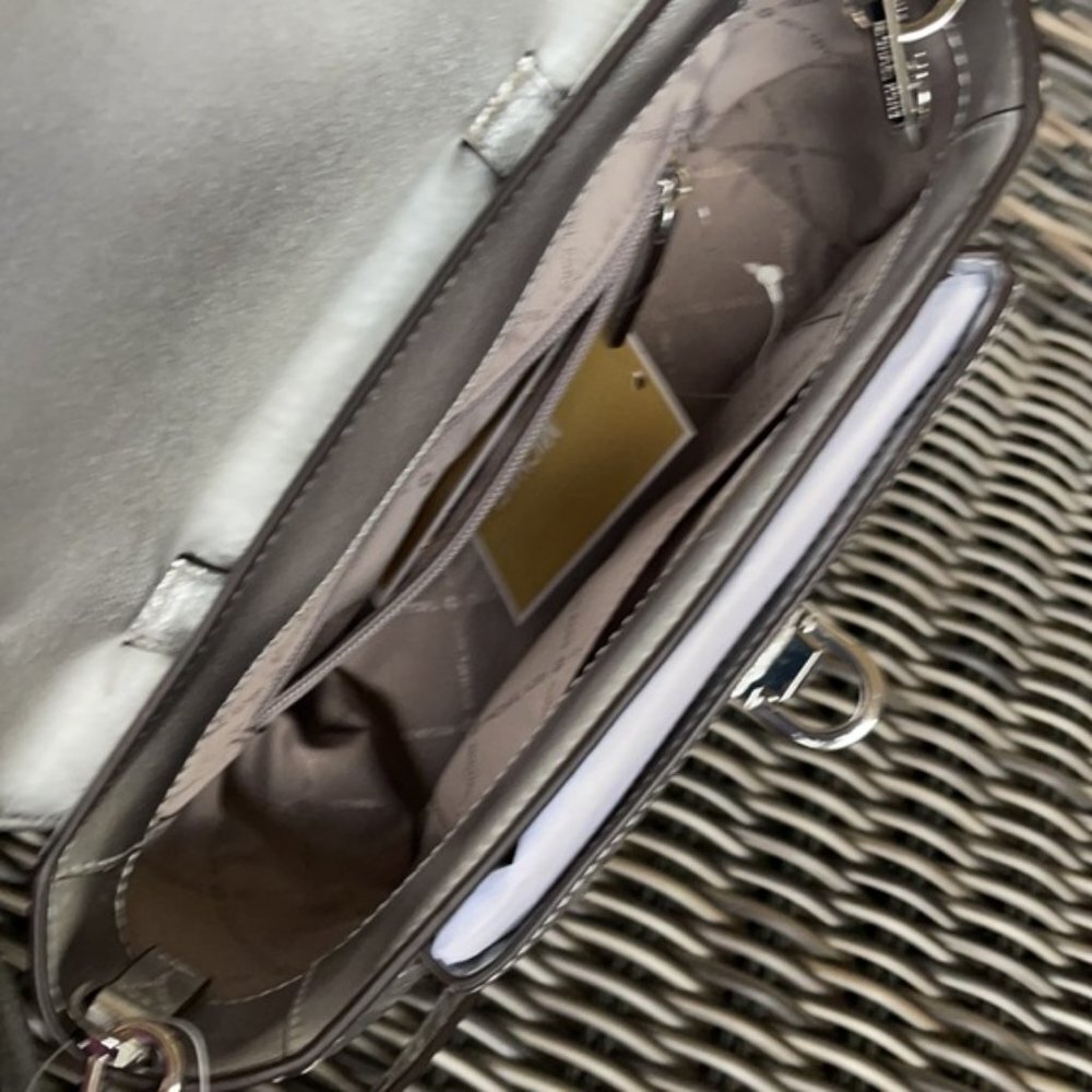 Michael Kors Manhattan Medium School Satchel - Picture 10 of 16